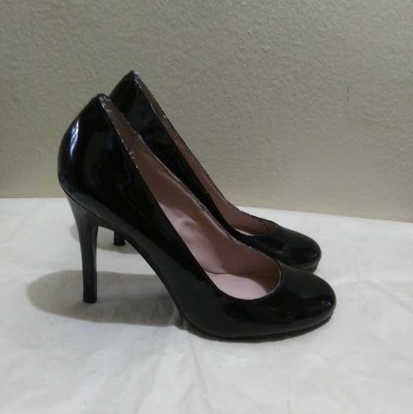 Shoemint "Rozemary" Heels - Picture 4 of 16